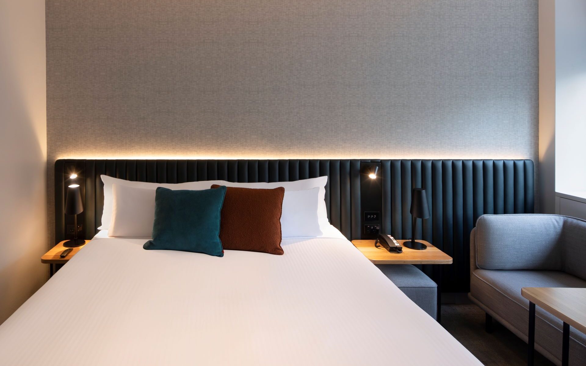 Spacious rooms at Novotel Sydney City Centre